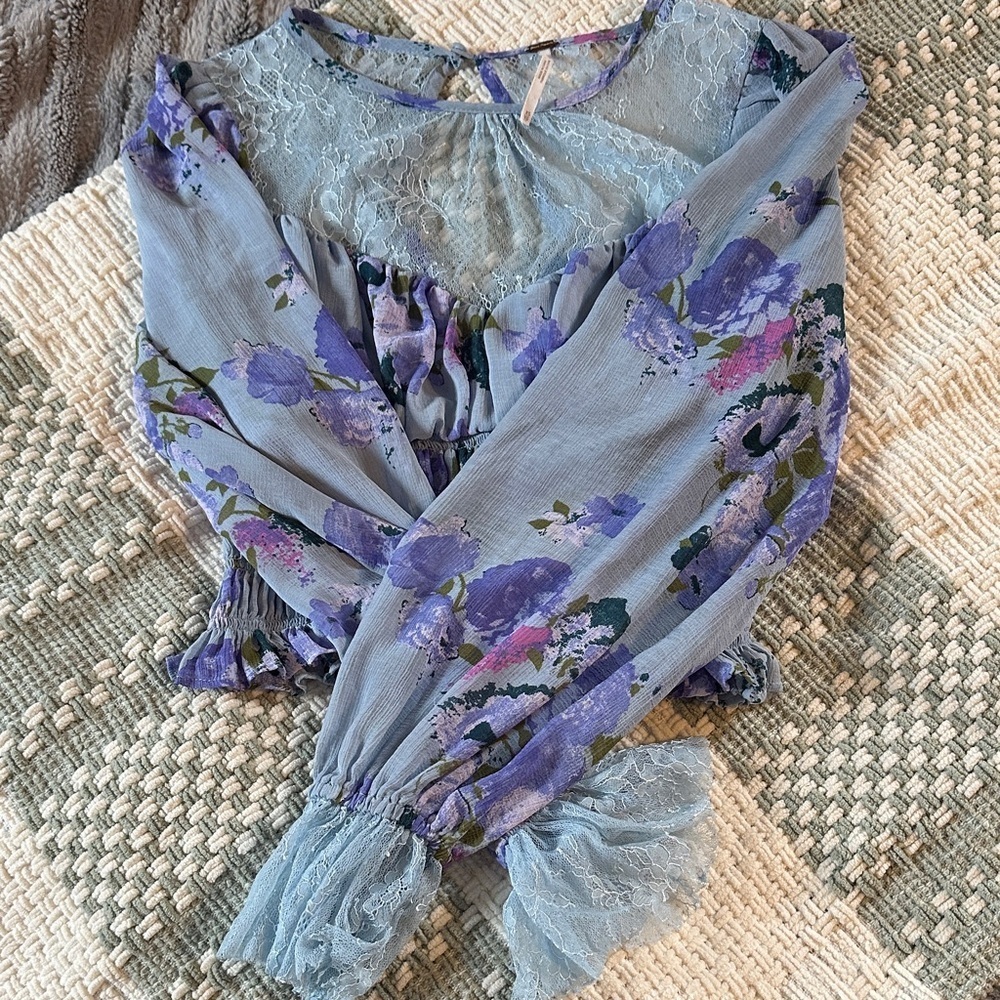 Free people women’s cropped long sleeve - Picture 3 of 7